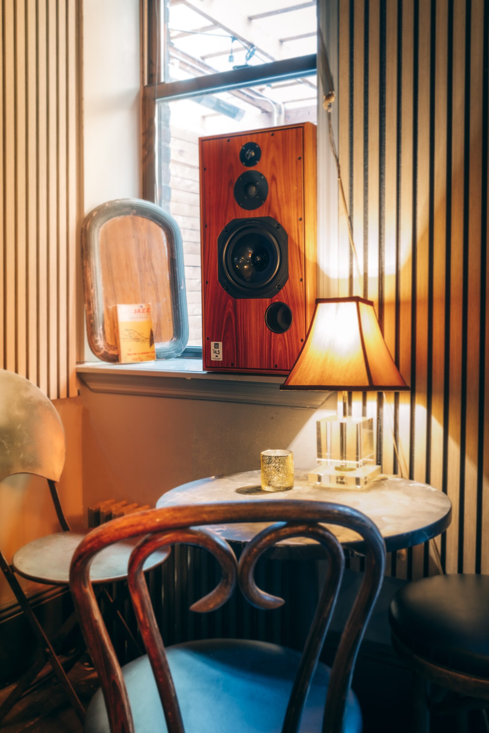 Kissa Kissa — The listening room